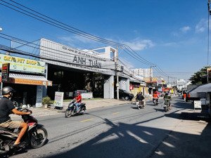 siêu hiếm mặt tiền " bình long " ngang (10.5x23m) - nhà cũ tiện xây khách sạn... chỉ hơn 23 tỷ