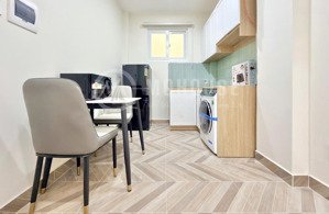 ngay vlu mới 100% phòng full nội thất ở được 3 - 4ng