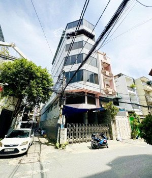 toà văn phòng mặt tiền ngay " cộng hoà" 190m2 ( 6.3x30.5m ) 5 tầng doanh thu 140tr/th