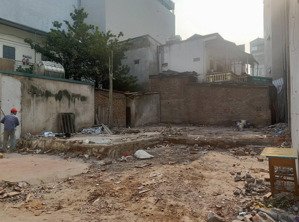 bán gấp đất mặt phố trần cung kinh doanh, 135m2, mt 5.7m, 28.5 tỷ - lh 