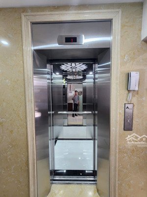cho thuê nhà căn góc, pccc, thang máy, vỉa hè, 100m2_ 5t; vp, nhà hàng, kd, đào tấn, ba đình-50 tr