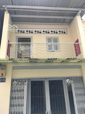 cho thuê nhà nguyên căn hẻm 4m đường cmt8 quận 10. dt 3,6x12m, 2 tầng. giá 15tr/th có tl