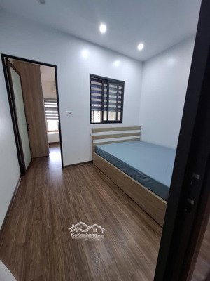 bán tòa nhà dt 50m2 x 7 tầng, thang máy, đang cho thuê căn hộ dịch vụ, ngõ phố hoàng quốc việt