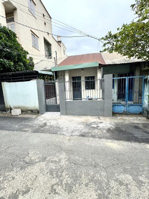 vị trí đẹp siêu đỉnh - hai mặt đường xe hơi né nha - ngay lê văn việt - 82m2 - giá 5.75 tỷ