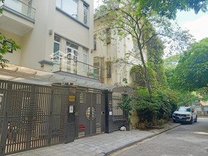 giá đầu tư phố nguyễn văn huyên - 102m2* 22 tỷ - kd cho thuê