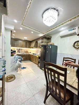 nguyễn đình chiểu khu bàn cờ nhà 3 tầng mới đẹp đang cho thuê 20tr/tháng