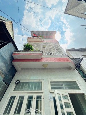 nhà đẹp 3 tầng kiên cố, 4x8m, đường quang trung - gò vấp, giảm sâu 600 tr, chỉ còn 3 tỷ tl