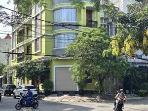 kẹt tiền ăn tết bán bớt 1 căn mặt tiền 110 bà hom giá 9 tỷ x