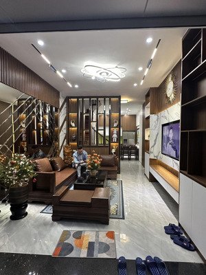 hồ tùng mậu 42m2 x5t xây mới trung tâm chỉ 10,89 tỷ