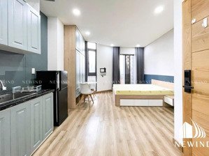 siêu phẩm chung cư mini full nội thất ban công lớn ngay gần cầu nguyễn văn cừ