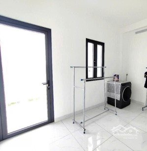 bán nhà 4 tầng ở ngay hẻm 8m gần chợ cầu đồng thạnh lộc q12 ,giá 6,08 tỷ
nhà