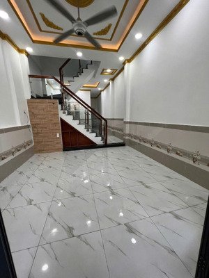 chủ gửi bán nhà 1 trệt 1 lầu đúc cứng cáp phường biên hoà gần chợ tân vạn cũ