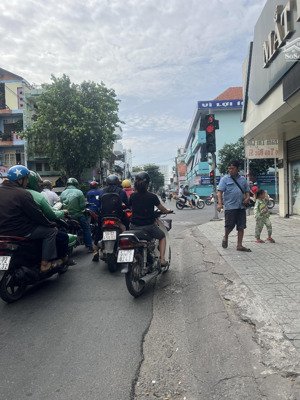 4,2x22m căn góc mtkd trương phước phan