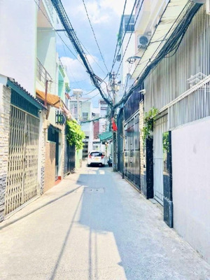 hẻm xe hơi thông-khu bàn cờ-nhà 2 tầng kiên cố. chỉ 5.4 tỷ