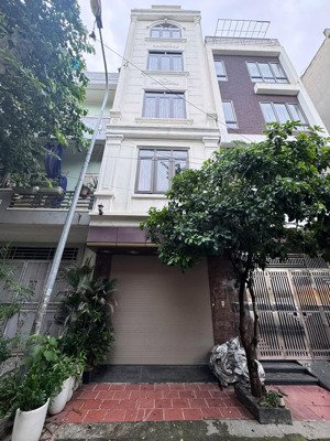 nhỉnh 14 tỷ!! bán nhà phân lô ngay tttm aeon mall kđt dương nội - 50m2 x 5 tầng đường lê quang đạo