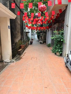 giá đầu tư - bán gấp nhà 3 tầng 60m2, mt 4.8m ngay phố lụa, vạn phúc - ba gác đỗ cửa chỉ 8 tỷ