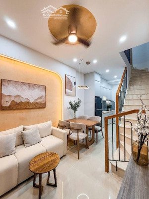 mnhà riêng 2 tầng nhất chi mai q.tân bình - giá cực tốt - hxh 8m - 6.45 tỷ tl