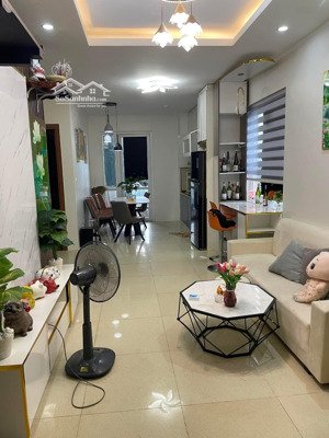 cho thuê căn góc 2pn1wc tầng trung, full nội thất, sạch sẽ vào ở luôn. chỉ 5triệu/tháng