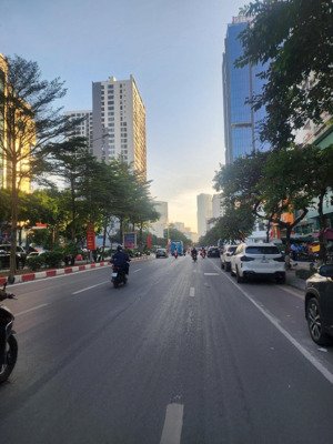 chính chủ bán gấp đất phân lô trần thái tông, 130m2, mt 7.6m, 2 ô tô tải tránh, kinh doanh mặt phố