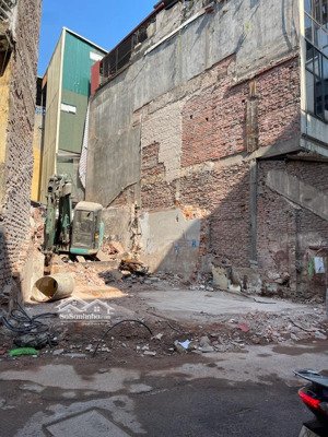 bán đất phố giang văn minh. dt79m2 ngõ thông ô tô tránh, có vỉa hè. mặt tiền 5m. sổ vuông nở hậu.