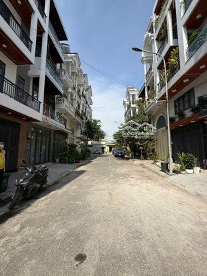 còn duy nhất 1 lô đường 12m ngay nhà máy bia lê văn khương