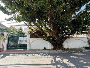 bán đất ngô quang huy, thảo điền, q2, dt: (7,5x30m)235m2 ctxd: hầm 6 tầng hs 4.0, giá 70tỷ tl