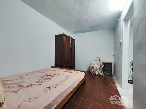 cho thuê tập thể tầng 2 thành công khu vip sân rộng 3 ngủ ở ngay