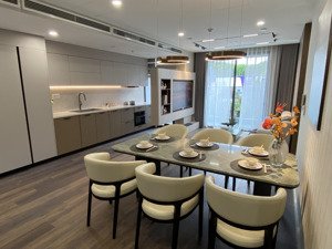 a/c mua căn 4pn lấy ngay căn này: chỉ 15 tỷ 4pn 2master. tiền vào chỉ 2,3 tỷ htls0% 2 năm.