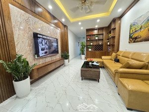 hoàng quốc việt - trần cung 40m2 x 6t thang máy - 20m ra phố - nhà mới cứng - 10.8 tỷ