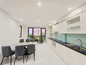 ôtô tránh ! bán nhà khu giãn dân mậu lượng dt 50m2- phân lô vỉa hè rộng,gía 13ty9 ,kinh doanh tốt