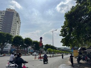 bán nhà gò vấp, hẻm xe hơi phạm văn đồng, gần đhcn4, 104m², 3 tầng , 7.7 tỷ tl