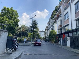 mới ra: cần tiền gấp - bán nhanh - liền kề 90m2 - 38 tỷ - lh 