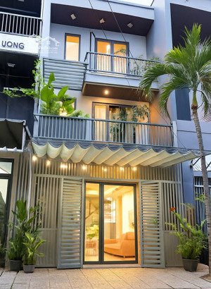 bán nhà trung tâm hải châu 70.2m²x3t, mt 5m, mặt phố kinh doanh, nhà mới full nội thất - ở ngay