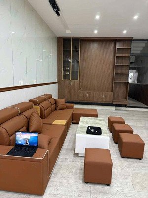 cho thuê nhà đẹp 3 tầng đường phù đổng, hoà xuân