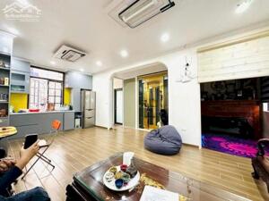 Phân lô Hoàng Quốc Việt 48m2, 6T thang máy cực đẹp, MT6.6m Gara ô tô giá chỉ 17.9 tỷ