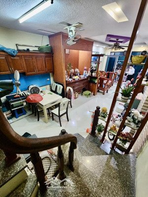 giảm sốc 2 tỷ có ngay 65m2,5 tầng gần đường ô tô tránh hoàng mai.