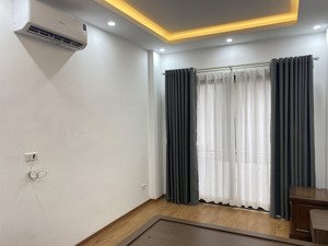 bán nhà đẹp 5 tầng phố trạm, long biên diện tích 32m² view phố/vườn hoa giá chỉ 8 đồng xíu