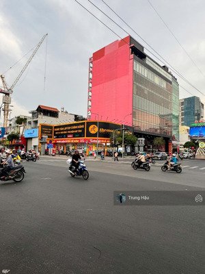 góc 2mt phan xích long + phan đăng lưu pn - dt 20 x 20m - cn 400m2 - hđt 400 triệu - giá 110 tỷ