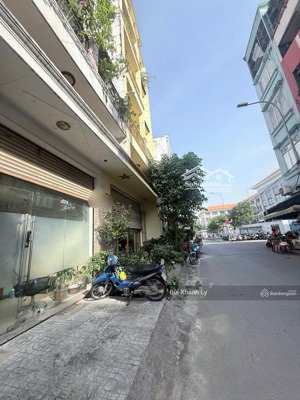 mặt tiền đường hoa sữa 5 tầng sân thượng vỉa hè 4m kinh doanh đỉnh gần sân bay