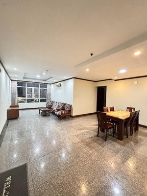 cho thuê căn hộ giai việt q8 150m2 3pn ở ngay 16tr/tháng. lh 