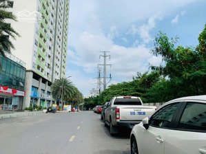 hàng đẹp- nhà c4 ngay ngã tư bình thái- sát metro- đường 8m thông- 88m2- mặt tiền 5m- 7.5 tỷ
