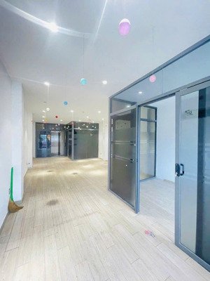 bán nhà tòa nhà 1t5l mặt tiền đường ngay lê quang định gần chợ bà chiểu có hđt 60tr/tháng