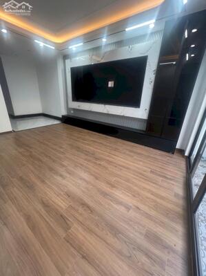 Cho thuê nhà 8/3, Hai Bà Trưng NHÀ MỚI - THANG MÁY - Ô TÔ 52m x 5T giá 30 triệu