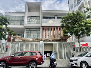 cho thuê biệt thự, đường nguyễn thị thập, quận7 dt 200m2 giá 75tr/th ngay big c