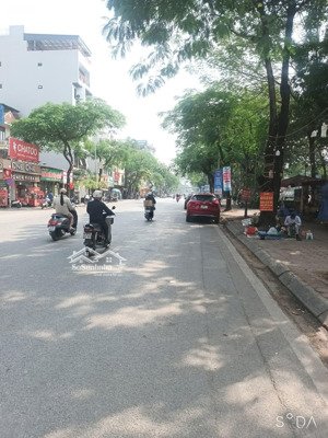 bán nhà xuân đỉnh 6 tầng thang máy ô tô ngủ trong nhà, full nội thất