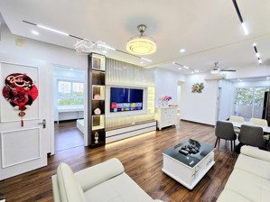 bán gấp chung cư việt hưng 102m2 3pn 2wc đầy đủ nội thất, gần trường marie curie, nhà thang máy