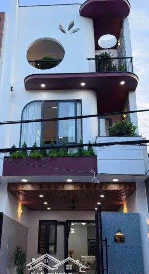 chủ cắt lỗ 300tr, bán gấp nhà 3 lầu giá 2ty1 dt: 70m2 full thổ 100%