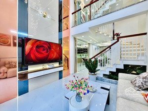 cô lan đi nước ngoài bán nhanh nhà nguyễn tri phương p9 quận 10 giá 3 tỷ 950tr trong 15 ngày shr