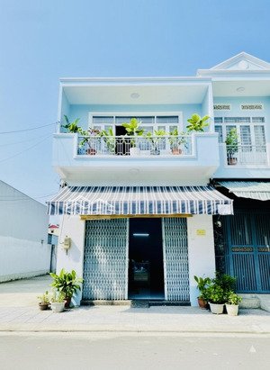 căn góc mặt tiền đường 10m ngay đhct 2 tầng 3pn 57m ngang 5 sẵn dòng tiền chỉ nhỉnh 6