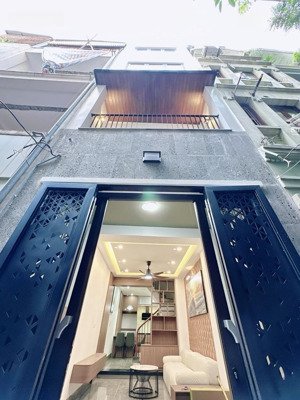 bán nhà mới phố thanh nhàn, 42m2 5 tầng, ngõ 3 gác, cách mặt phố 50m